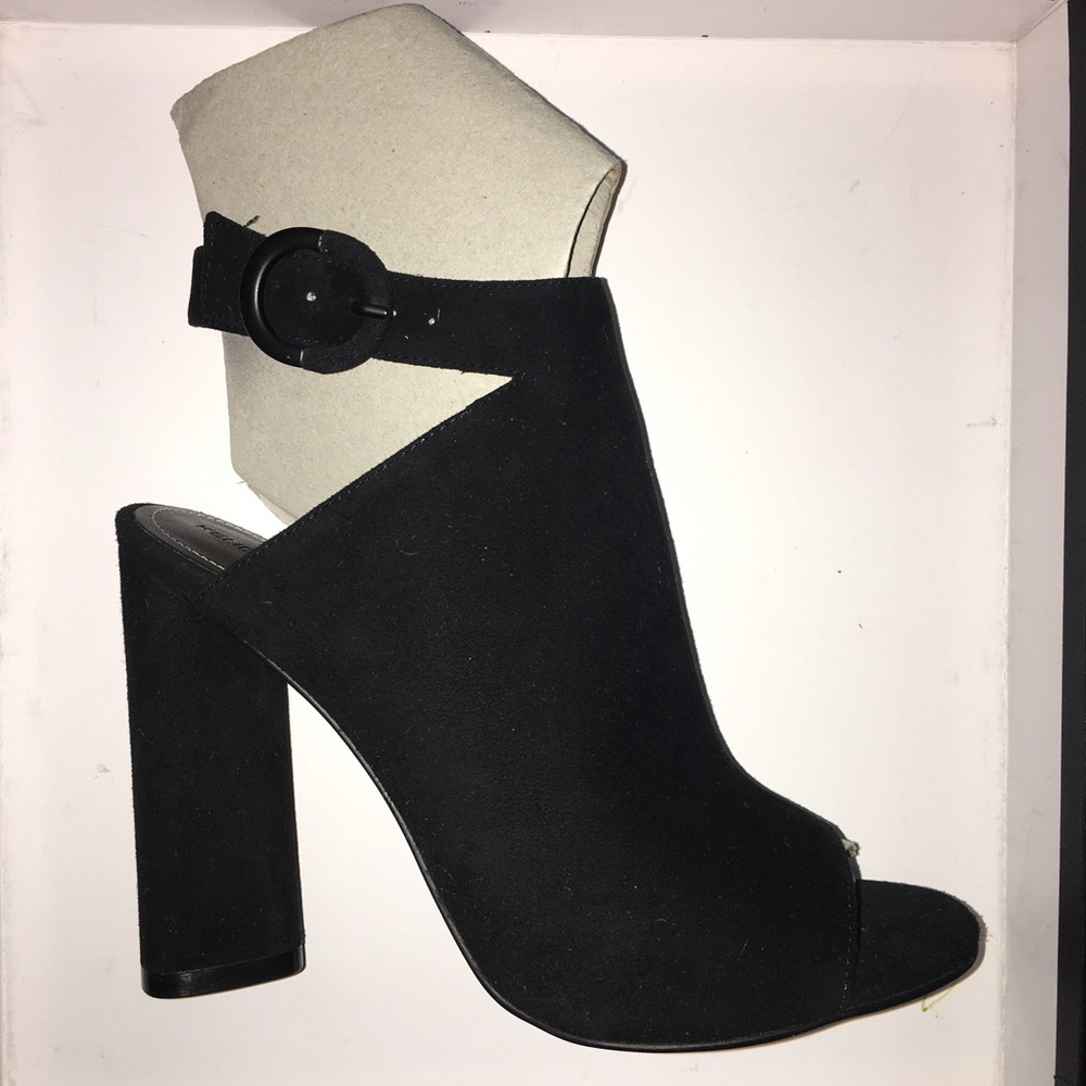 Brand new Kendall Kylie black Gigi Peep toe heels